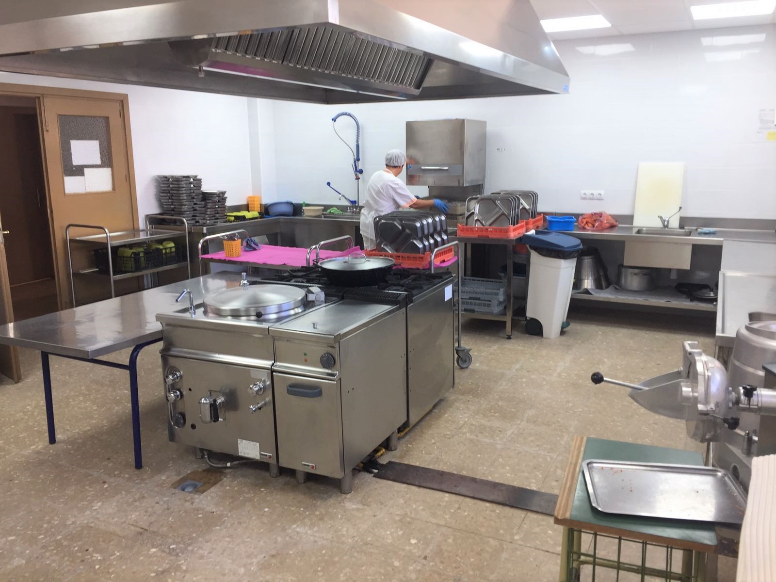 S’inaugura la nova cuina escolar al CEIP José Mollà