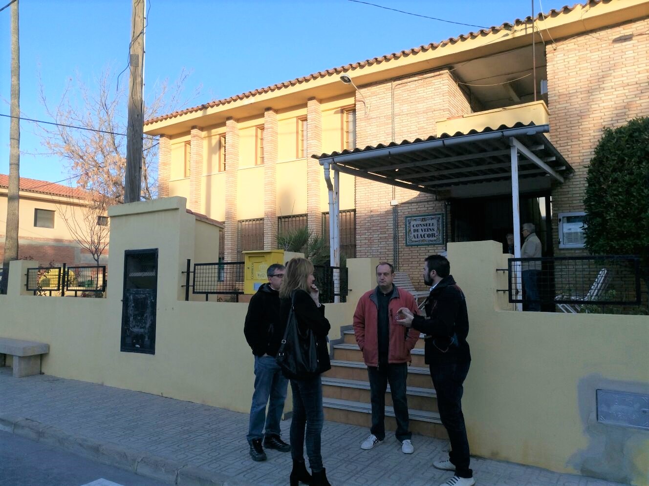 Representants municipals visiten el Centre Social d'Aiacor per a tractar les immediates obres