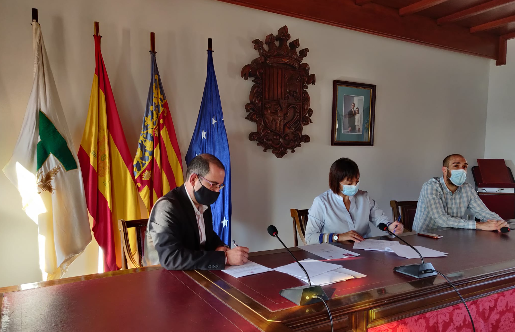 L’Ajuntament i ASSOCIEM signen dos convenis de col·laboració.