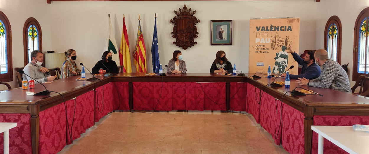 L'Ajuntament de Canals rep al Fons Valencià per la Solidaritat en la presentació del projecte "València per la Pau"