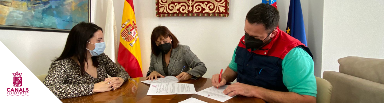 2021.10.29 L'Ajuntament signa un conveni de col·laboració de 3.000 euros amb l'Associació de Venedors/es del Mercat Municipal