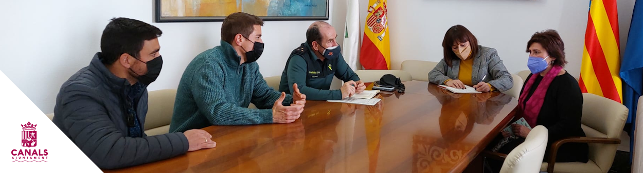 2022.03.07 L’alcaldessa de Canals, Mai Castells, i la regidora Isabel Real es reuneixen amb l’Equip ROCA de la Guàrdia Civil